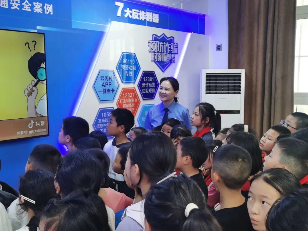 ��ѧ��һ�Σ�����ɣ÷�䡤��ɫ������������ʹ�